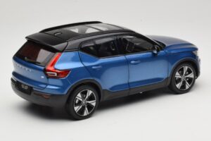 Volvo XC40 Recharge Blue Metallic Paudi Model 1:18 2562373 Diecast — photo 3 of 8