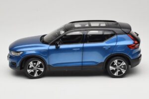 Volvo XC40 Recharge Blue Metallic Paudi Model 1:18 2562373 Diecast — photo 4 of 8