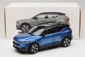 Volvo XC40 Recharge Blue Metallic Paudi Model 1:18 2562373 Diecast — photo 8 of 8