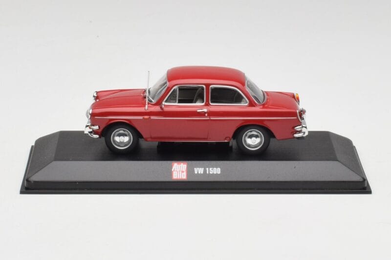 Volkswagen 1500 Ruby Red Minichamps 1:43 VW001 Diecast