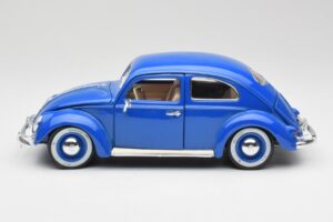 Volkswagen Beetle Blue Bburago 1:18 23124646 Diecast — photo 4 of 8