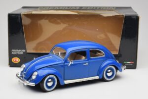 Volkswagen Beetle Blue Bburago 1:18 23124646 Diecast — photo 8 of 8