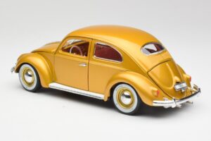 Volkswagen Beetle Gold Bburago 1:18 3361 Diecast — photo 7 of 8