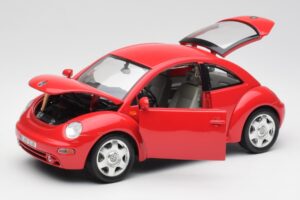 Volkswagen New Beetle Red Bburago 1:18 8185108 Diecast — photo 2 of 8