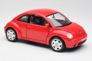 Volkswagen New Beetle Red Bburago 1:18 8185108 Diecast — photo 6 of 8
