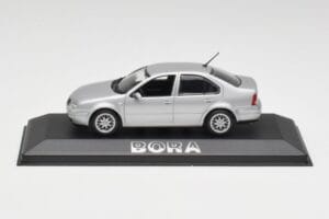 Volkswagen Bora Reflex Silver Minichamps 1:43 81982223S Diecast