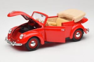 Volkswagen Cabriolet Ruby Red Maisto 1:18 32826 Diecast — photo 2 of 8