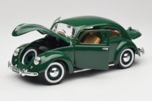 Volkswagen Export Sedan Beryl Green Maisto 1:18 31820 Diecast — photo 2 of 8