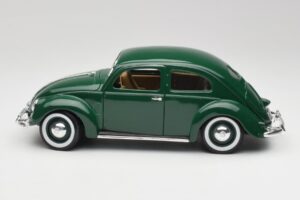 Volkswagen Export Sedan Beryl Green Maisto 1:18 31820 Diecast — photo 4 of 8