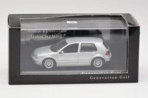 Volkswagen Golf Mk4 Reflex Silver Minichamps 1:43 4527111022 Diecast — photo 4 of 4