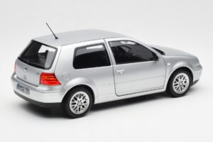 Volkswagen Golf Mk5 GTI Silver Norev 1:18 188570 Diecast — photo 3 of 8