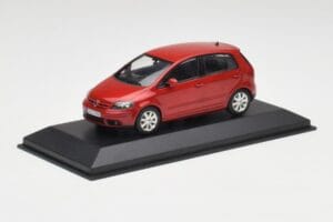 Volkswagen Golf Plus Tornado Red Minichamps 1:43 821911110 Diecast — photo 2 of 4