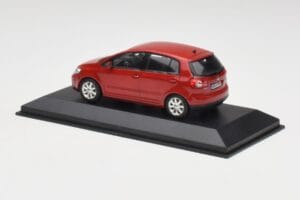 Volkswagen Golf Plus Tornado Red Minichamps 1:43 821911110 Diecast — photo 3 of 4