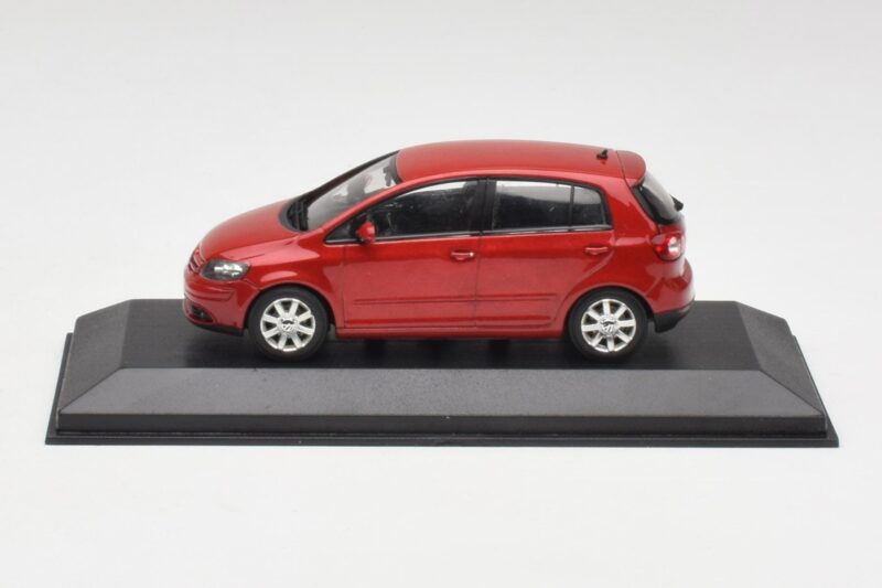 Volkswagen Golf Plus Tornado Red Minichamps 1:43 821911110 Diecast
