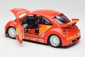 Volkswagen New Beetle Cup Bburago 1:18 3329 Diecast — photo 5 of 8