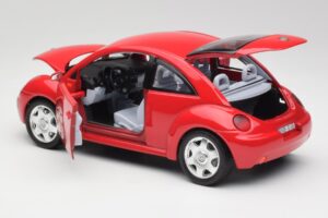 Volkswagen New Beetle Red Bburago 1:18 3342 Diecast — photo 5 of 8