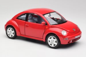 Volkswagen New Beetle Red Bburago 1:18 3342 Diecast — photo 6 of 8