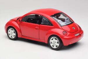 Volkswagen New Beetle Red Bburago 1:18 3342 Diecast — photo 7 of 8