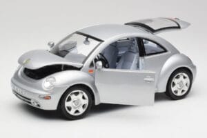 Volkswagen New Beetle Reflex Silver Metallic Bburago 1:18 3322 Diecast — photo 2 of 8