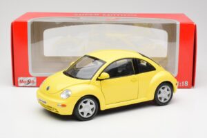 Volkswagen New Beetle Yellow Maisto 1:18 37800-M4 Diecast — photo 8 of 8