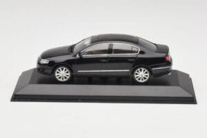 Volkswagen Passat B6 Sedan Shadow Blue Metallic Minichamps 1:43 PASSAT001 Diecast