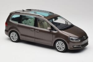 Volkswagen Sharan 7N Oak Brown Metallic Minichamps 1:18 110051001 Diecast — photo 6 of 8