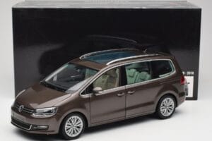Volkswagen Sharan 7N Oak Brown Metallic Minichamps 1:18 110051001 Diecast — photo 8 of 8