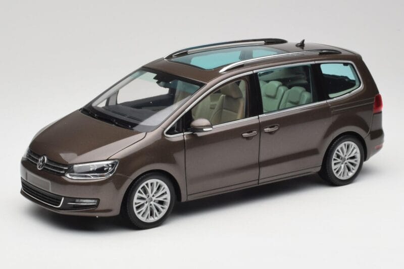 Volkswagen Sharan 7N Oak Brown Metallic Minichamps 1:18 110051001 Diecast