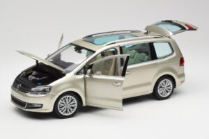 Volkswagen Sharan 7N Reflex Silver Metallic Minichamps 1:18 110051002 Diecast — photo 2 of 8