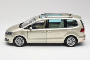 Volkswagen Sharan 7N Reflex Silver Metallic Minichamps 1:18 110051002 Diecast — photo 4 of 8