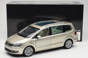 Volkswagen Sharan 7N Reflex Silver Metallic Minichamps 1:18 110051002 Diecast — photo 8 of 8