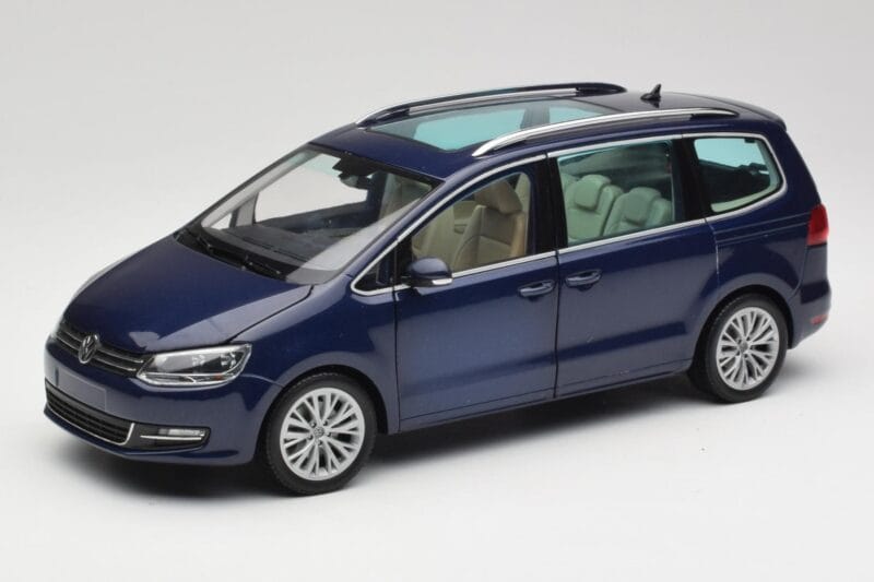 Volkswagen Sharan 7N Shadow Blue Metallic Minichamps 1:18 110051100 Diecast