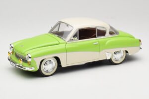 Wartburg 313 Pastel Green over Beige Revell 1:18 9018 Diecast