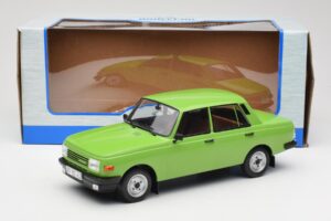 Wartburg 353 Green MCG 1:18 MCG18062 Diecast — photo 6 of 6