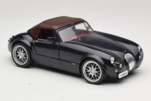 Wiesmann Roadster MF Carbon Black Revell 1:18 WIESMANN001 Diecast — photo 7 of 9