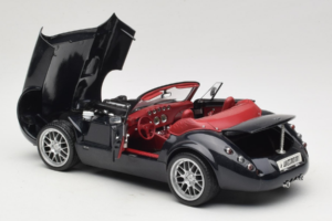 Wiesmann Roadster MF Carbon Black Revell 1:18 WIESMANN001 Diecast — photo 8 of 9