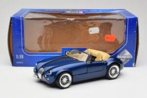 Wiesmann Roadster MF3 Blue Revell 1:18 08861 Diecast — photo 8 of 8