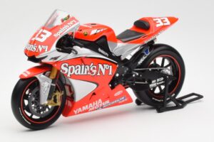 Yamaha YZR-M1 Gauloises Fortuna Yamaha #7 C. Checa MotoGP 2004 Minichamps 1:12 122043007 Diecast — photo 2 of 6