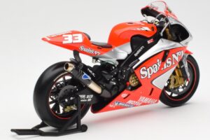 Yamaha YZR-M1 Gauloises Fortuna Yamaha #7 C. Checa MotoGP 2004 Minichamps 1:12 122043007 Diecast — photo 3 of 6