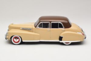 Cadillac Fleetwood Series 60 Special Beige MCG 1:18 MCG18656 Diecast — photo 3 of 6