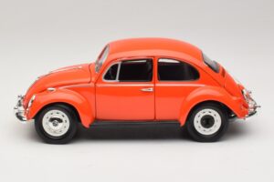 Volkswagen Beetle Orange Gremlins Movie Greenlight 1:18 12985 Diecast — photo 4 of 8
