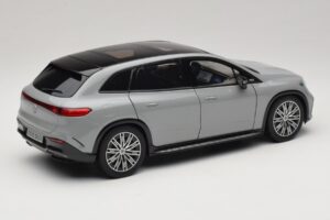 Mercedes EQS SUV X296 Manufaktur Alpine Grey NZG 1:18 B66960591 Diecast — photo 3 of 8