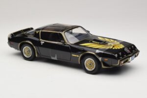 Pontiac Firebird Trans Am Kill Bill Movie Greenlight 1:18 12951 Diecast — photo 4 of 6