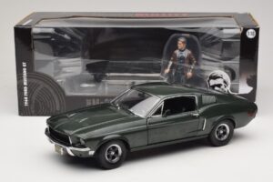 Ford Mustang GT Bullitt with Steve McQueen Figure Greenlight 1:18 12885 Diecast — photo 8 of 8