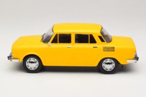 Skoda 100 L Yellow MCG 1:18 MCG18781 Diecast — photo 3 of 6