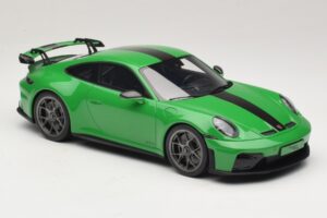 Porsche 911 992.2 GT3 Weissach Package Python Green GT Spirit 1:18 GT576 Resin — photo 4 of 6