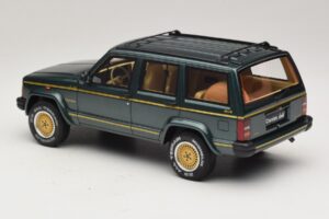 Jeep Cherokee XJ Limited Hunter Green Otto 1:18 OT1204 Resin — photo 5 of 6