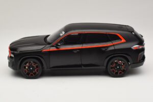 BMW XM G09 Matt Black Minichamps 1:18 110023301 Diecast — photo 4 of 8