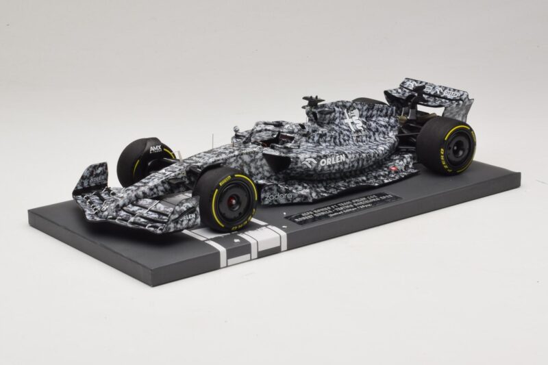 Alfa Romeo Orlen C42 R. Kubica Testing Barcelona 2022 Minichamps 1:18 117229988 Resin