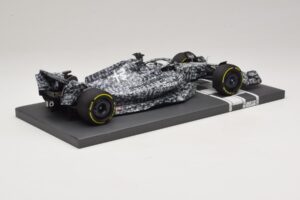 Alfa Romeo Orlen C42 R. Kubica Testing Barcelona 2022 Minichamps 1:18 117229988 Resin — photo 2 of 7